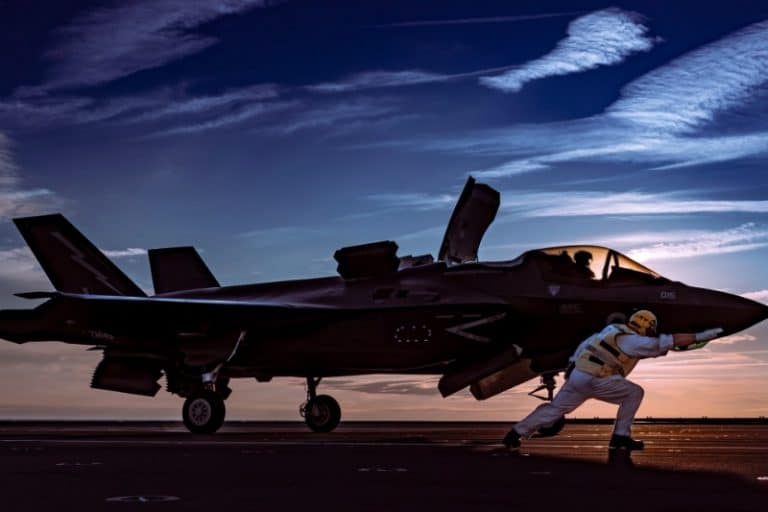 جنگنده F-35 را می‌توان مثل آیفون جیل‌بریک کرد؛ ادعای وزیر دفاع هلند