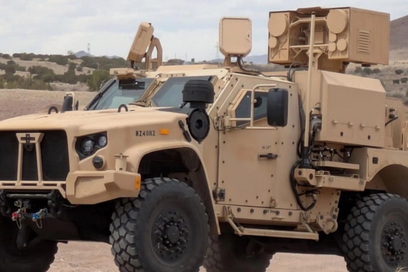 سلاح لیزری آمریکا در اتفاقی عجیب، بادکنکهای یک مهمانی را پهپاد تشخیص داد و به آنها شلیک کرد