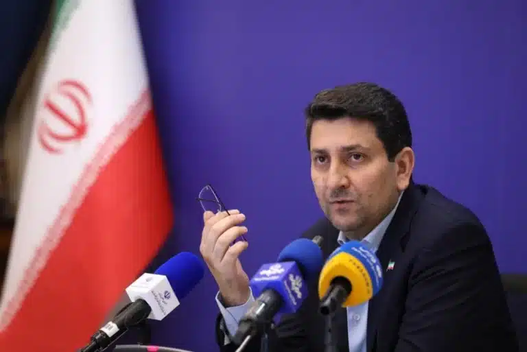 وزیر ارتباطات: قطع اینترنت فشار روانی جامعه را بیشتر کرد