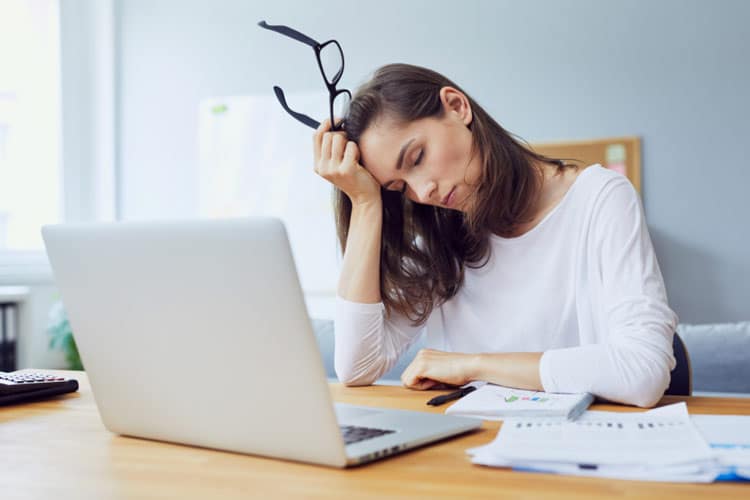 چرا دهه ۴۰ زندگی خستهکنندهترین دوره است