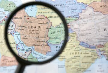 اندازه واقعی ایران، با اندازه‌ای که ما روی نقش می‌بینیم فرق دارد!