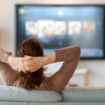 راهکارهای ساده برای از بین بردن بازتاب نور در تلویزیون‌های OLED