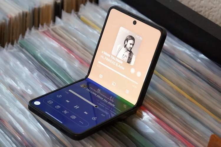 شایعهای بزرگ: گلکسی Z Flip 8 آخرین گوشی تاشوی صدفی سامسونگ خواهد بود