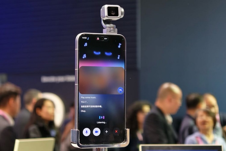 آنر از Robot Phone پرده برداشت؛ گوشی هوشمندی که خودش فیلم‌برداری می‌کند