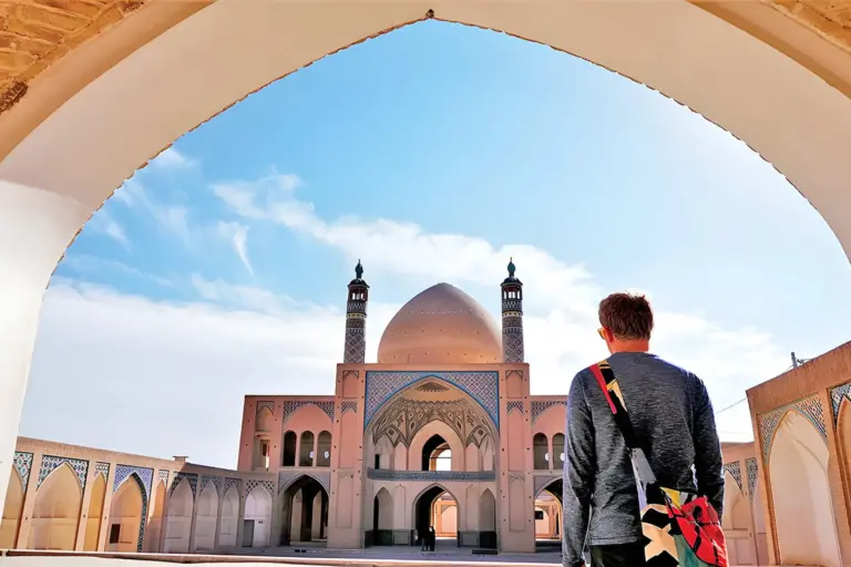 بانک مرکزی: برای گردشگران خارجی کارت بانکی ویژه صادر
می‌شود