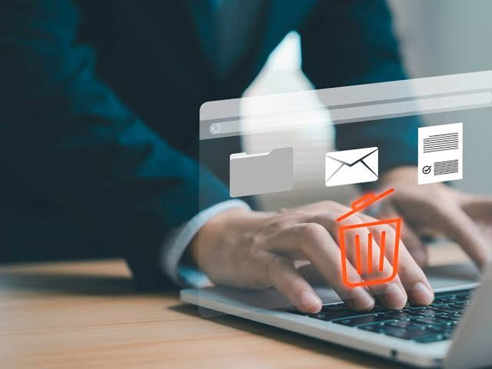 بعد از حذف اطلاعات از اینترنت واقعاً چه اتفاقی برای آنها می‌افتد؟