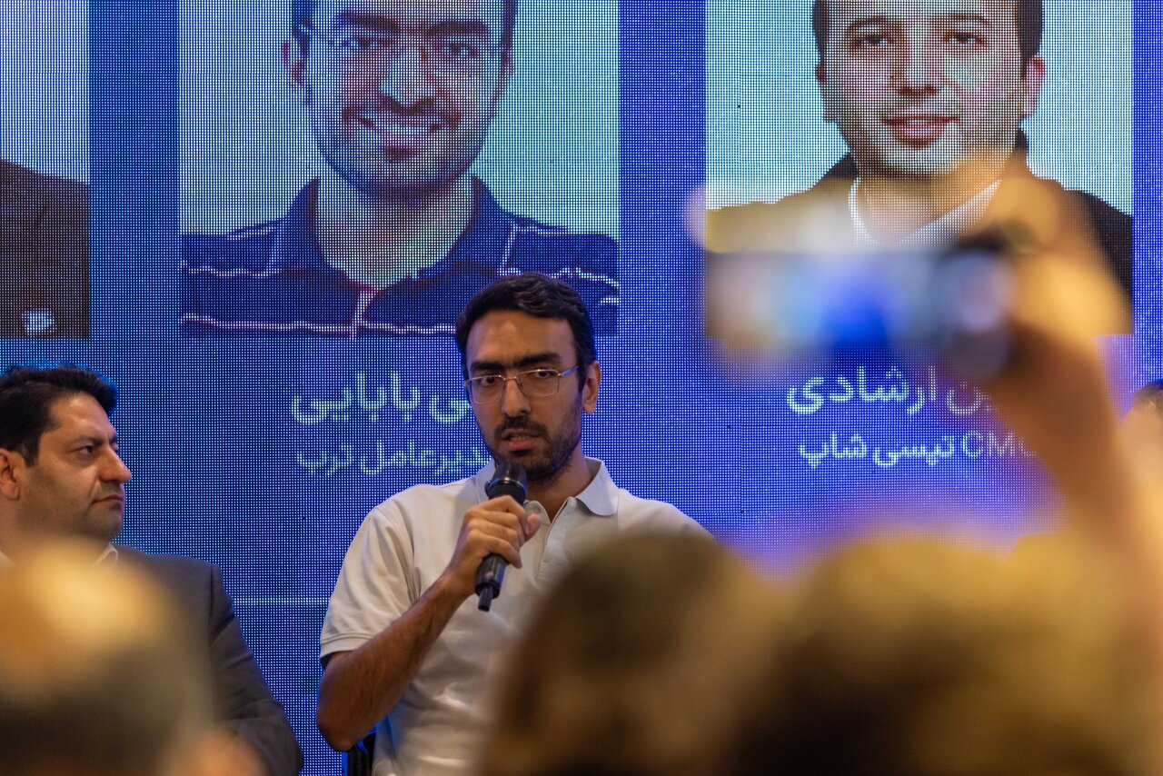 فیلترینگ شکست خورد؛ بازار اینستاگرام ۸۸ همتی شد / ممنوعیت واردات، بازار را به سمت قاچاق میبرد