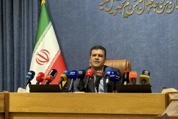 معاون علمی رئیس‌جمهور هشدار داد: طرح «مقابله با نفوذ بیگانگان» روابط علمی ما با جهان را قطع می‌کند