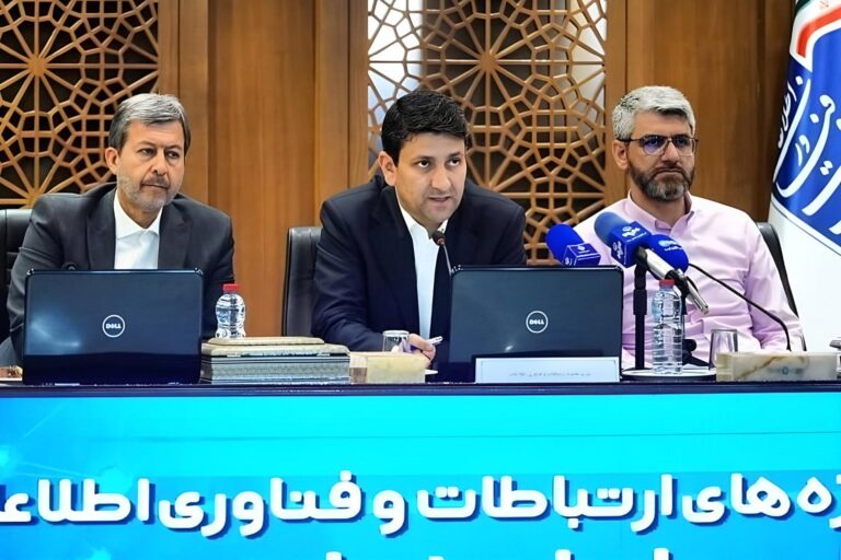 وزیر ارتباطات: نسبت دادن محدودیت اینترنت به ضعف دفاع سایبری،
«پیام ضعف» مخابره می‌کند