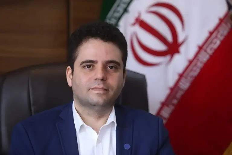 کاهش ۳۰ درصدی آزادسازی مدارک تحصیلی در دانشگاه‌های برتر؛
بیشترین مهاجرت در رشته‌های غیرپزشکی به آمریکاست