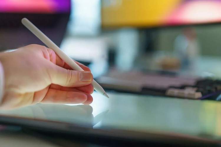 آیفون تاشو اپل و یک قلم مرموز؛ نمایشگر شکننده مانع اصلی است