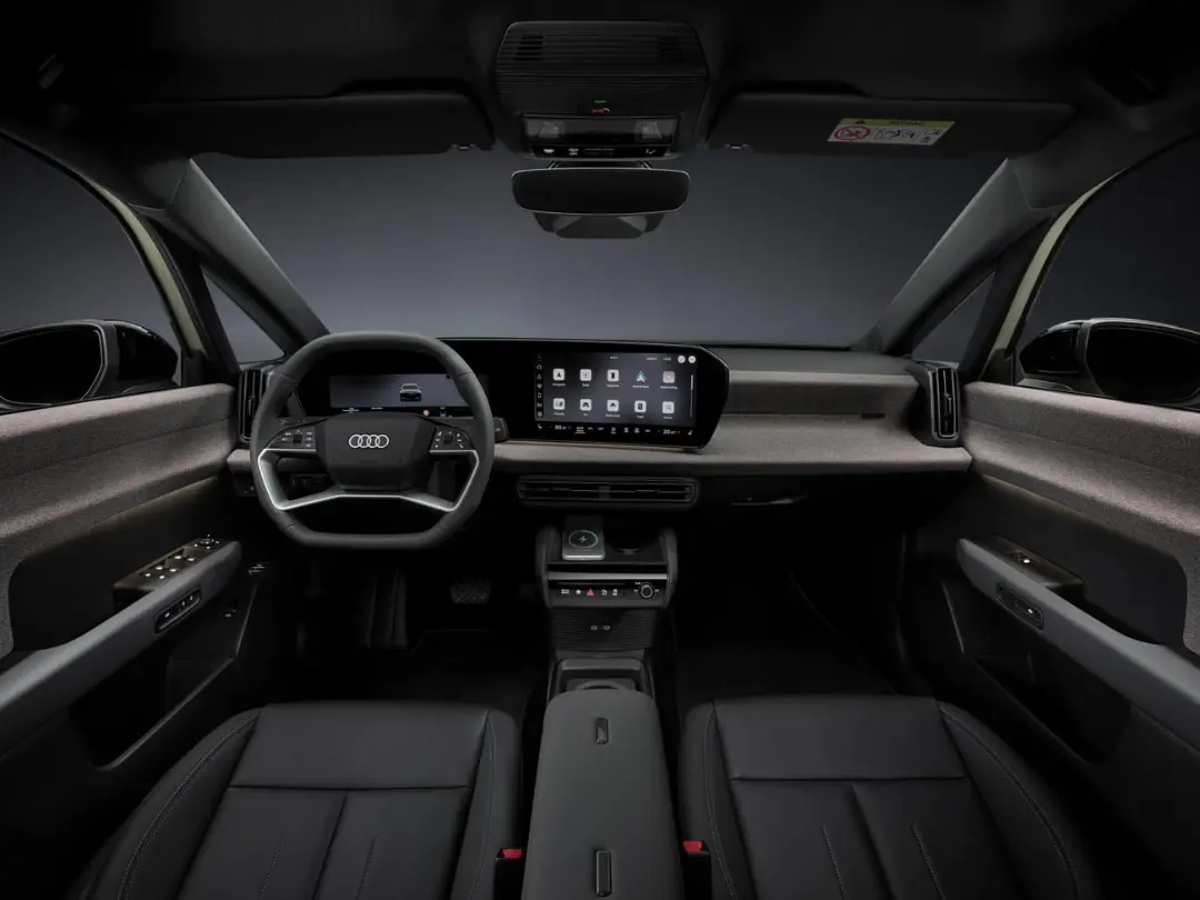 طراحی داخلی و داشبورد مدرن خودروی آئودی (Audi) A2