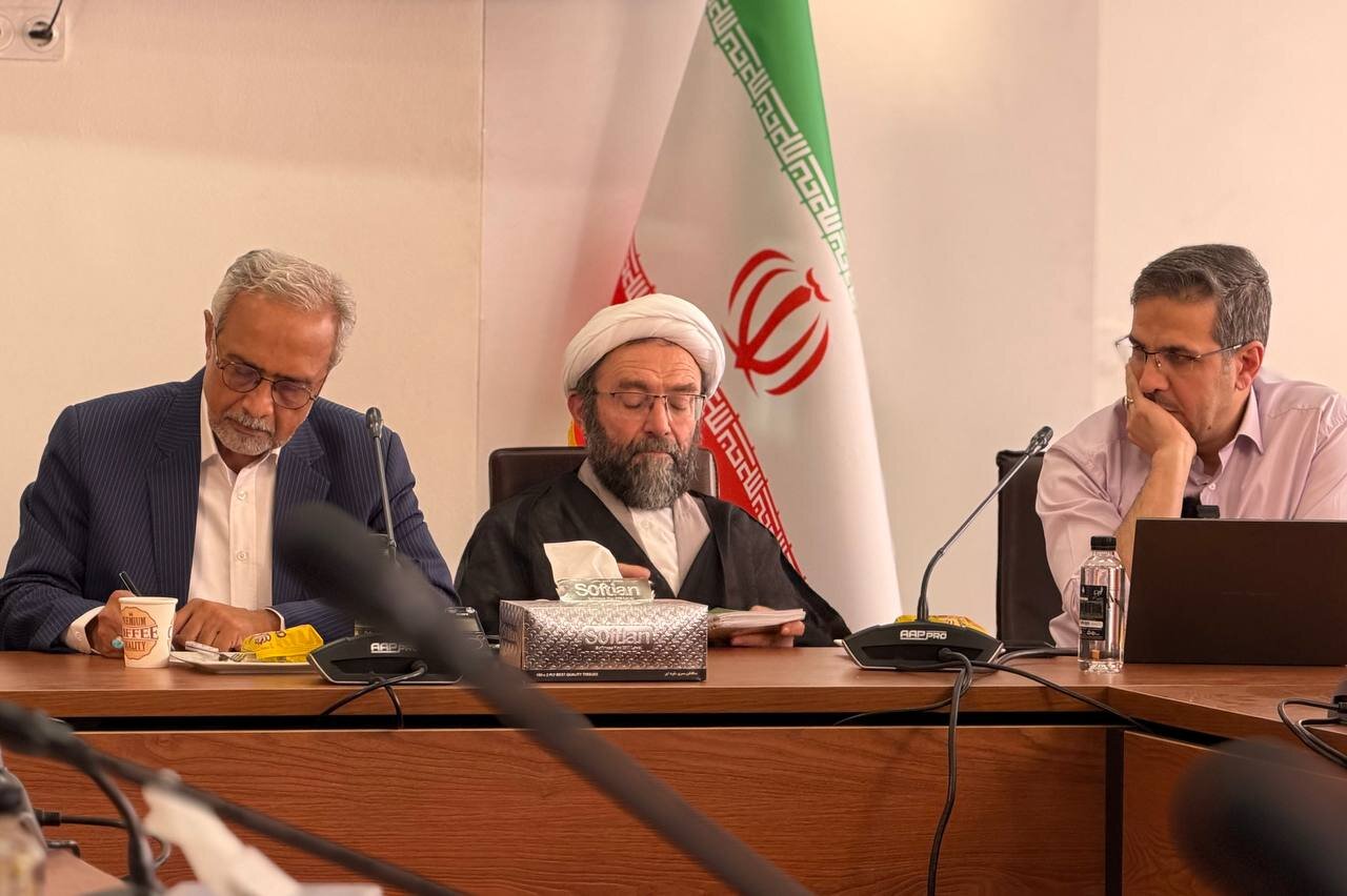 از «جعبه سیاه» هوش مصنوعی تا نگرانی درباره آینده دین و انسان