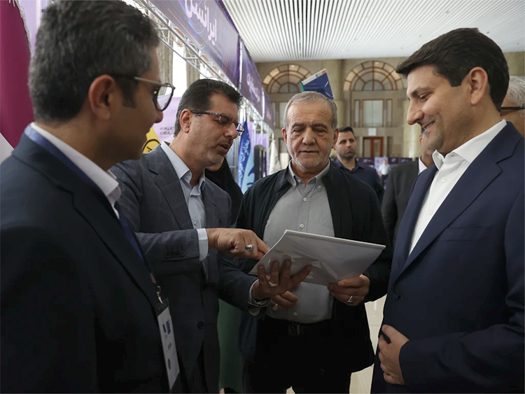 بازدید رئیس‌جمهوری از جدیدترین دستاوردها و راهکارهای ارتباطی ایرانسل