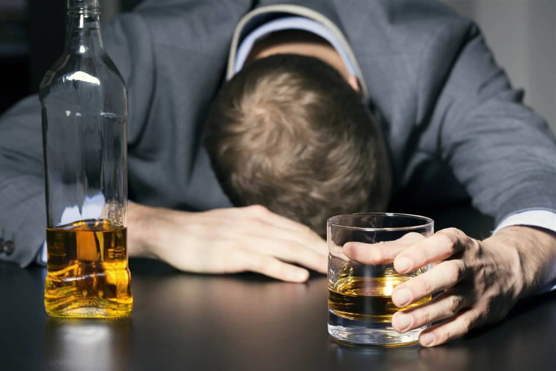 الکل با مغز ما چه میکند؟