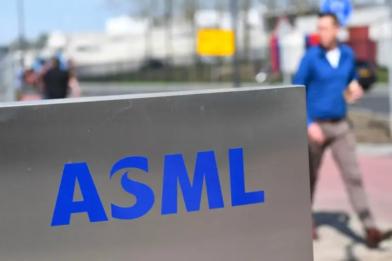 رقابت در قلب صنعت تراشه؛ چین احتمالا در دهه آینده هم به
تکنولوژی‌های ASML نمی‌رسد