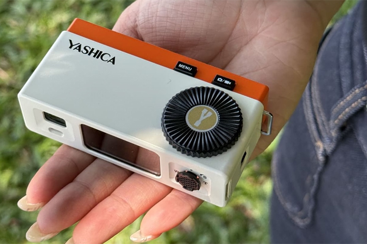 yashica y16 pocket digital camera