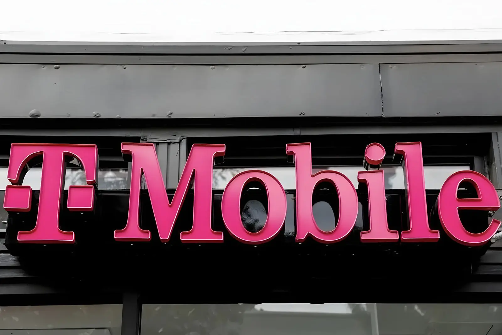 اپراتور معروف، راه ورود نسخه‌ی موبایلی استارلینک را
بست