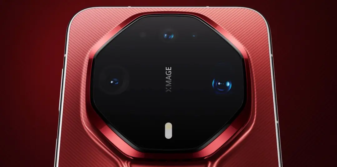 ماژول دوربین گوشی هواوی Mate 90 RS (Huawei Mate 90 RS) با طراحی شش‌ضلعی قرمز