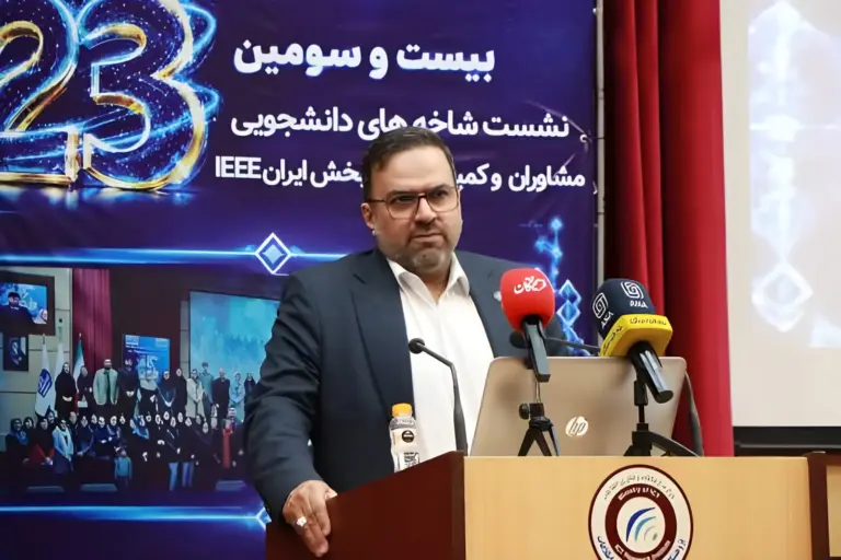رئیس پژوهشگاه ICT: ورود اطلاعات سازمانی به سامانه‌های هوش
مصنوعی می‌تواند به خروج داده‌ها منجر شود