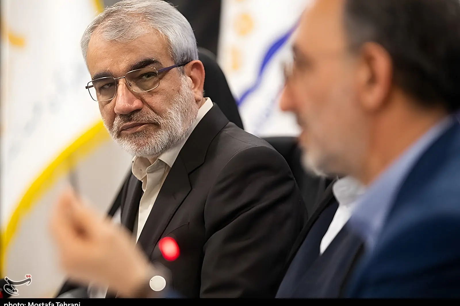 سرپرست دبیرخانه مجمع تشخیص: باید از مصرف‌کننده هوش مصنوعی به
بازیگری اثرگذار تبدیل شویم
