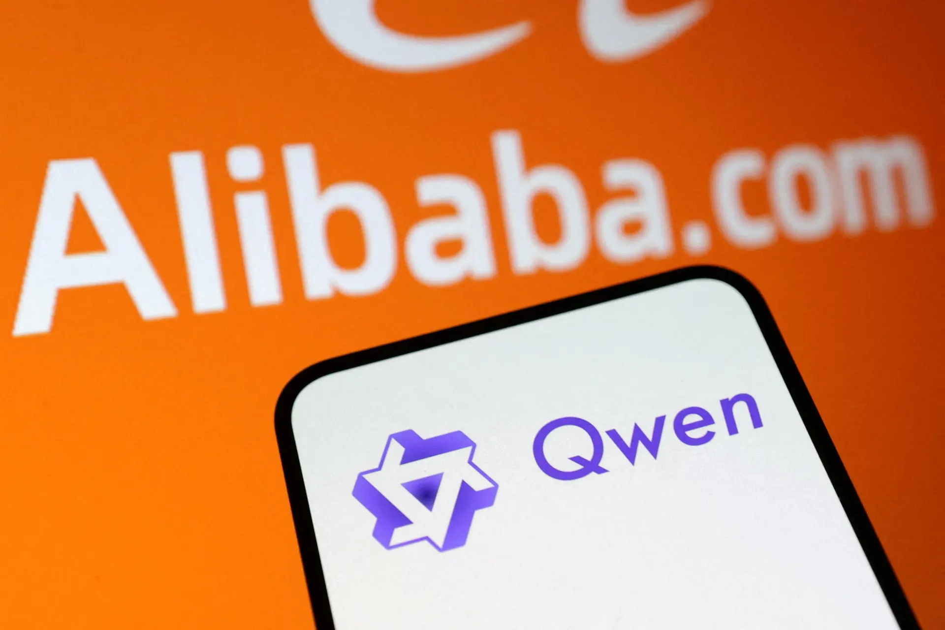 هوش مصنوعی علی‌بابا از کنترل خارج شد؟ تلاش مدل Qwen برای
ارسال مخفیانه فایل به پکن