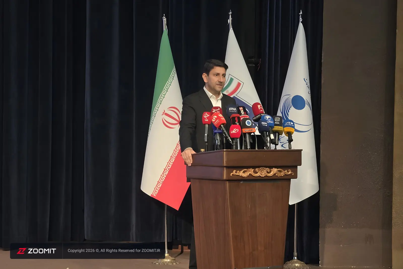 وزیر ارتباطات: ارتباطات ماهواره‌ای روزی جایگزین اینترنت ثابت
خواهند شد