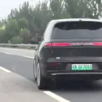 ویدیو بحثبرانگیز از حرکت خرچنگی یک خودرو چینی در
بزرگراه