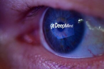 گوگل هوش مصنوعی Genie 4 را معرفی کرد / شبیهسازی دنیای واقعی با صدا و گفتوگوی زنده